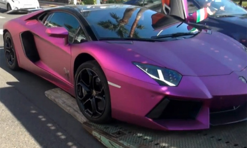 Гламурный взрыв в Каннах (Видео) Принц Aventador.